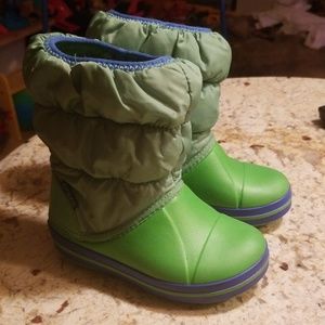 Crocs toddler snow boots sz 9